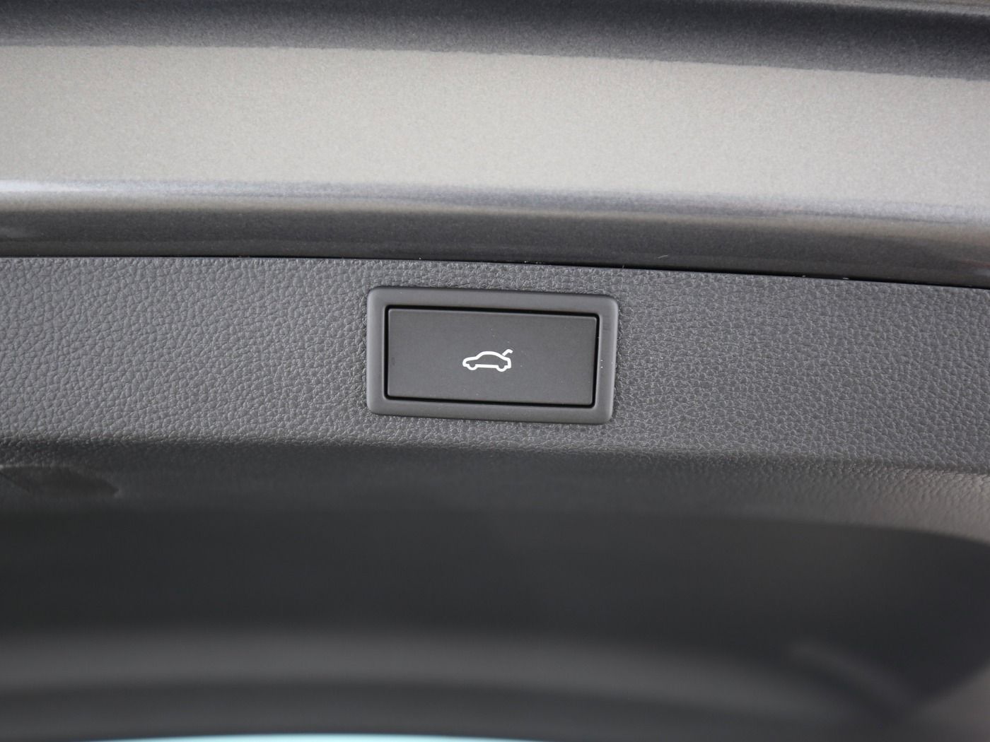 Fahrzeugabbildung SKODA Karoq 1.5 TSI ACT Sportline Matrix|AHK|ACC|LED