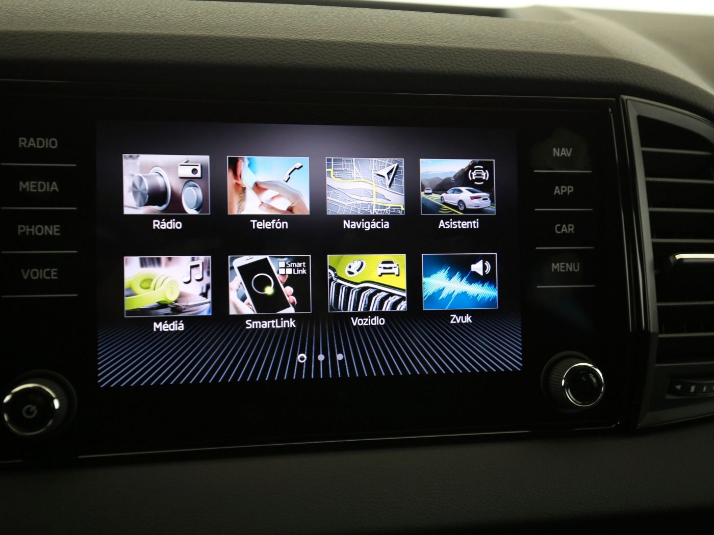 Fahrzeug autohaus mense Fahrzeugabbildung SKODA Karoq 1.5 TSI ACT Sportline Matrix|AHK|ACC|LED