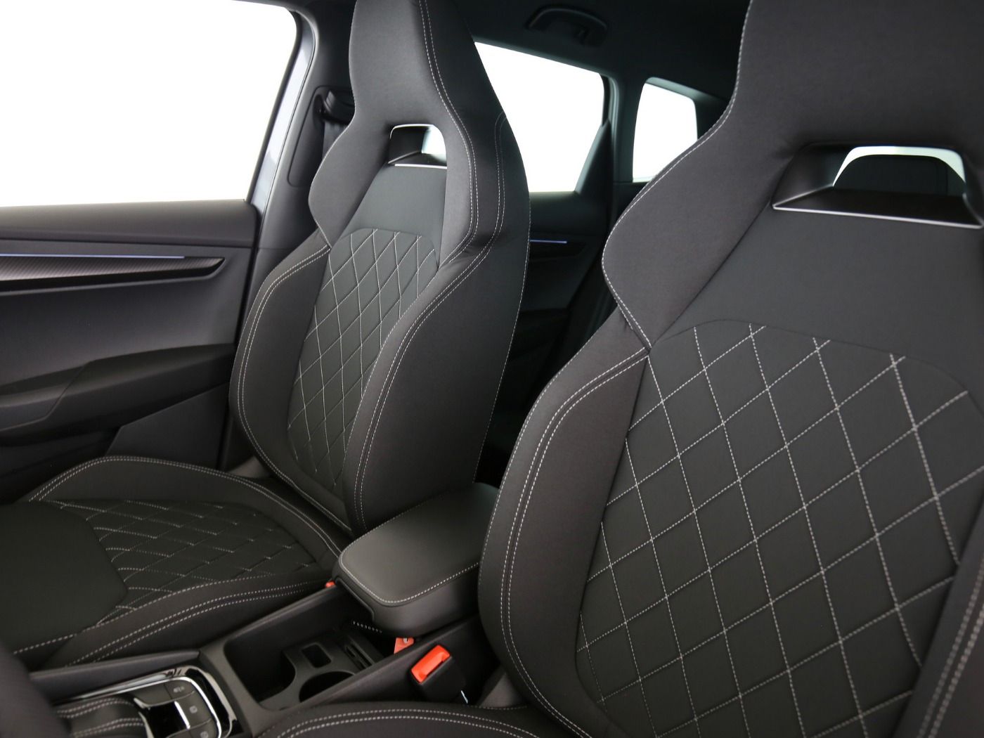 Fahrzeug autohaus mense Fahrzeugabbildung SKODA Karoq 1.5 TSI ACT Sportline Matrix|AHK|ACC|LED