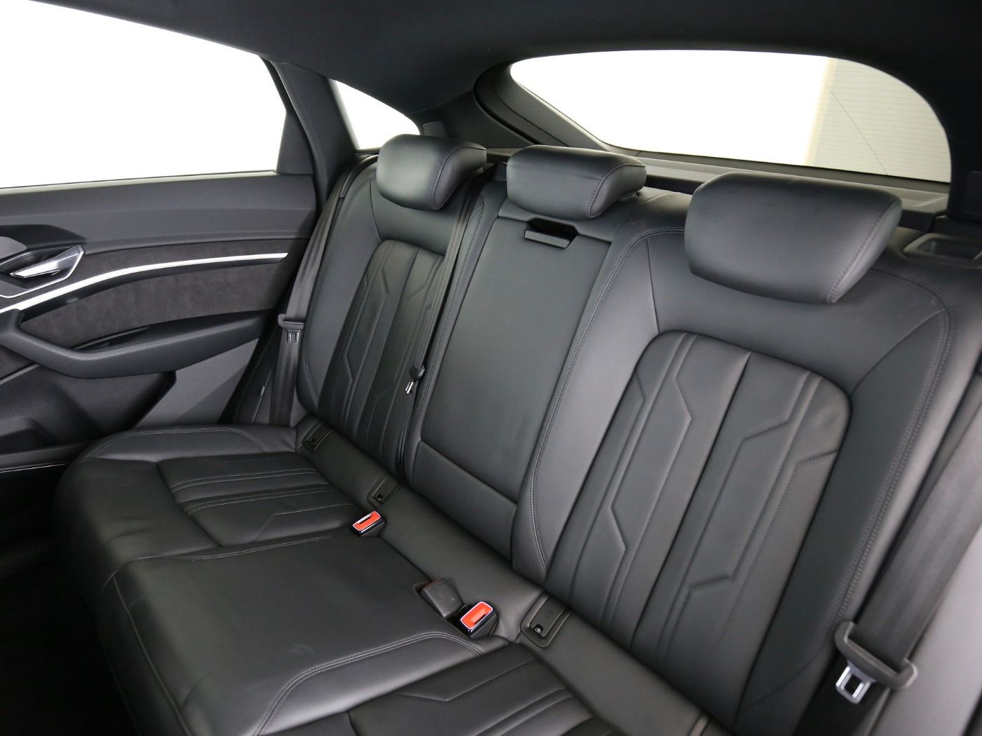 Fahrzeugabbildung Audi e-tron Sportback 55 quattro Matrix|B&O|AHK|SD