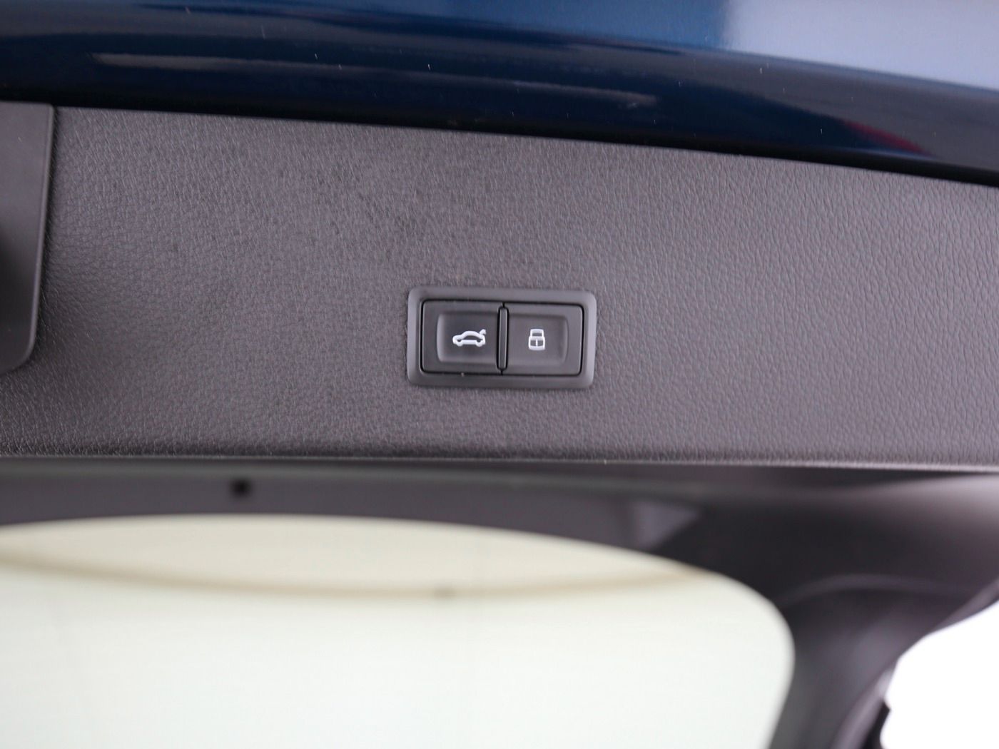 Fahrzeugabbildung Audi e-tron Sportback 55 quattro Matrix|B&O|AHK|SD