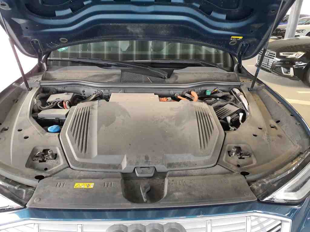 Fahrzeug autohaus mense Fahrzeugabbildung Audi e-tron Sportback quattro 300kW Matrix|B&O|AHK|SD