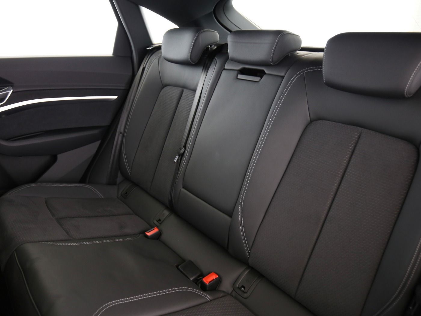 Fahrzeug autohaus mense Fahrzeugabbildung Audi e-tron Sportback 50 quattro advanced AHK|Luft