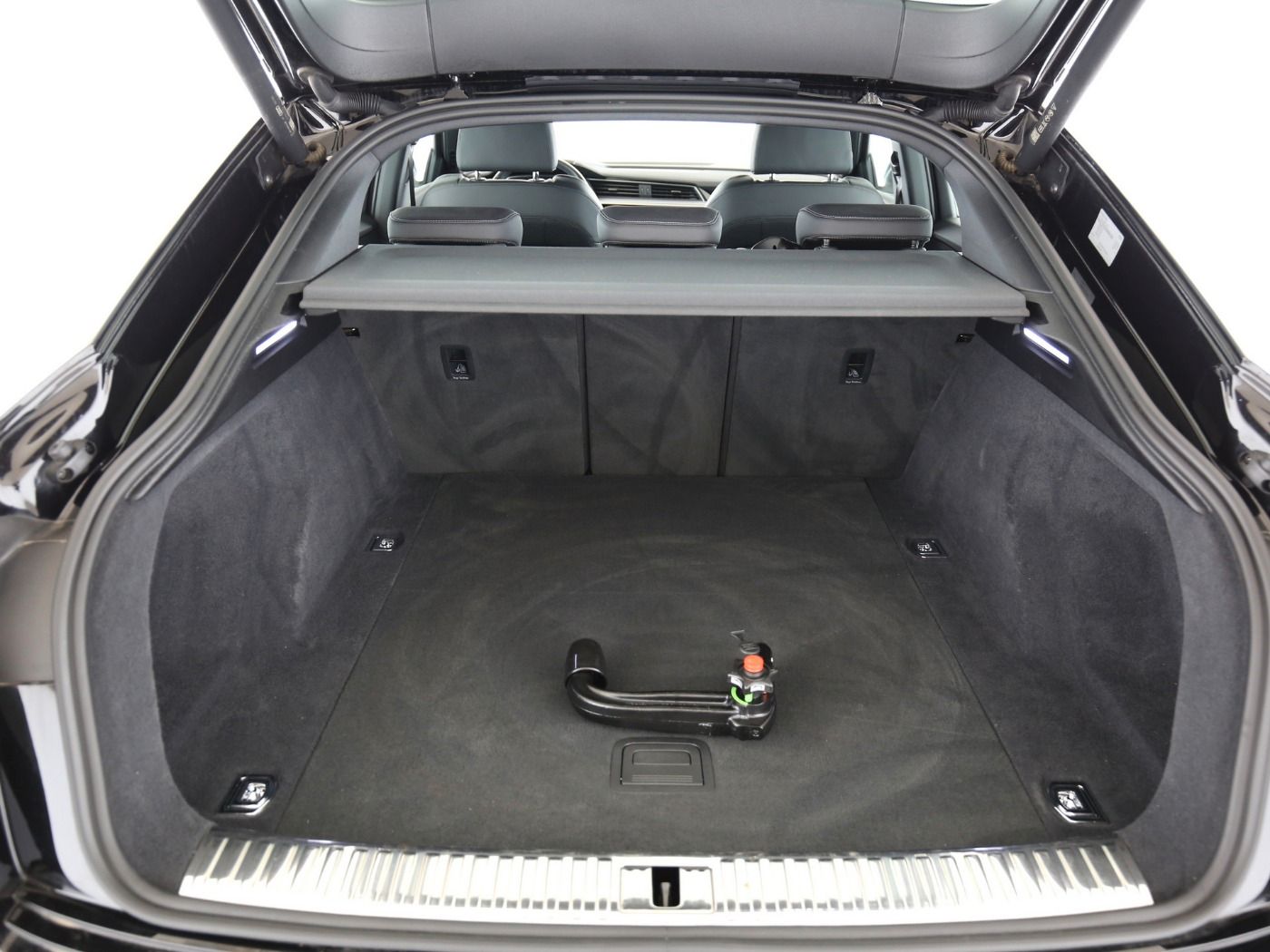 Fahrzeug autohaus mense Fahrzeugabbildung Audi e-tron Sportback 50 quattro advanced AHK|Luft