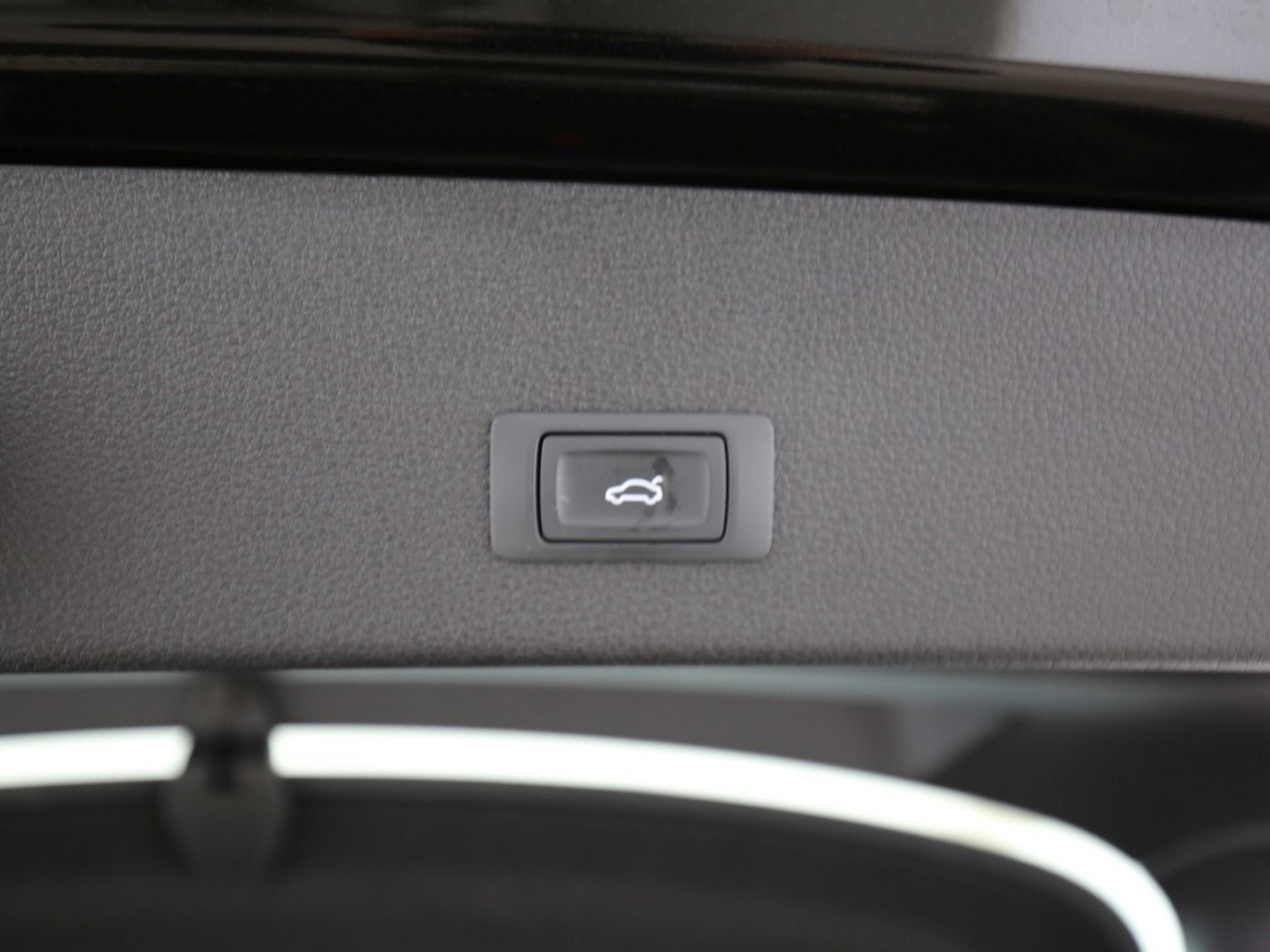 Fahrzeug autohaus mense Fahrzeugabbildung Audi e-tron Sportback 50 quattro advanced AHK|Luft