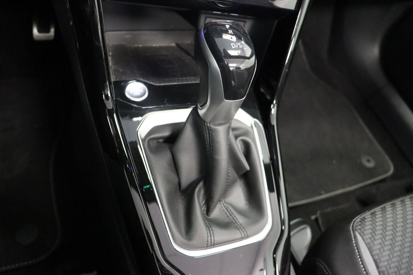 Fahrzeug autohaus mense Fahrzeugabbildung Volkswagen T-Roc Cabriolet 1.5 TSI DSG R-line IQ.Light|ACC