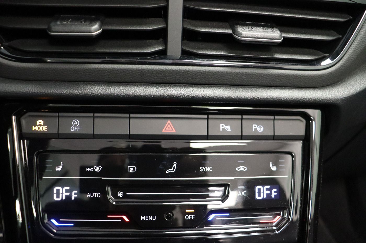 Fahrzeug autohaus mense Fahrzeugabbildung Volkswagen T-Roc Cabriolet 1.5 TSI DSG R-line IQ.Light|ACC