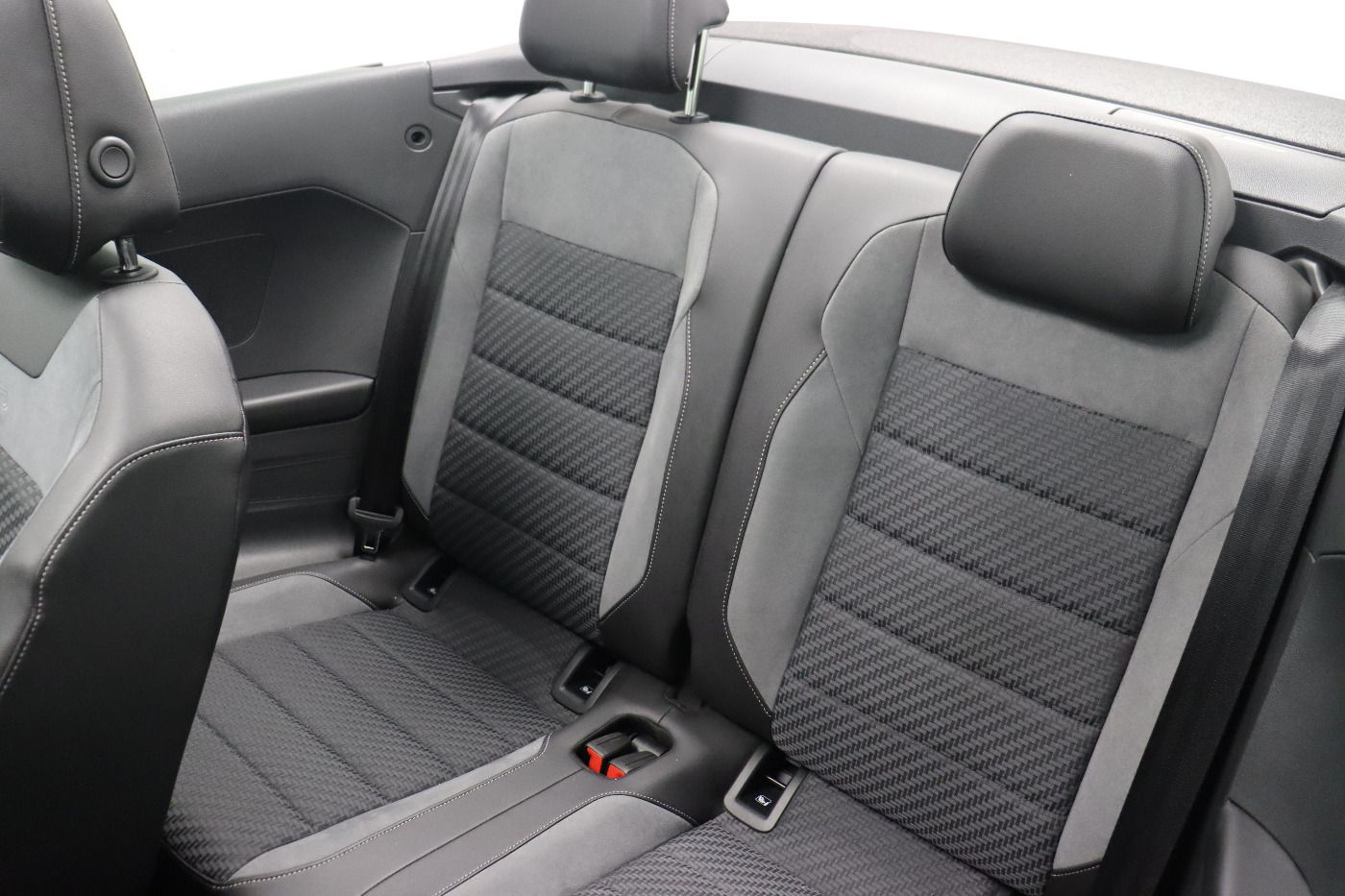 Fahrzeug autohaus mense Fahrzeugabbildung Volkswagen T-Roc Cabriolet 1.5 TSI DSG R-line IQ.Light|ACC