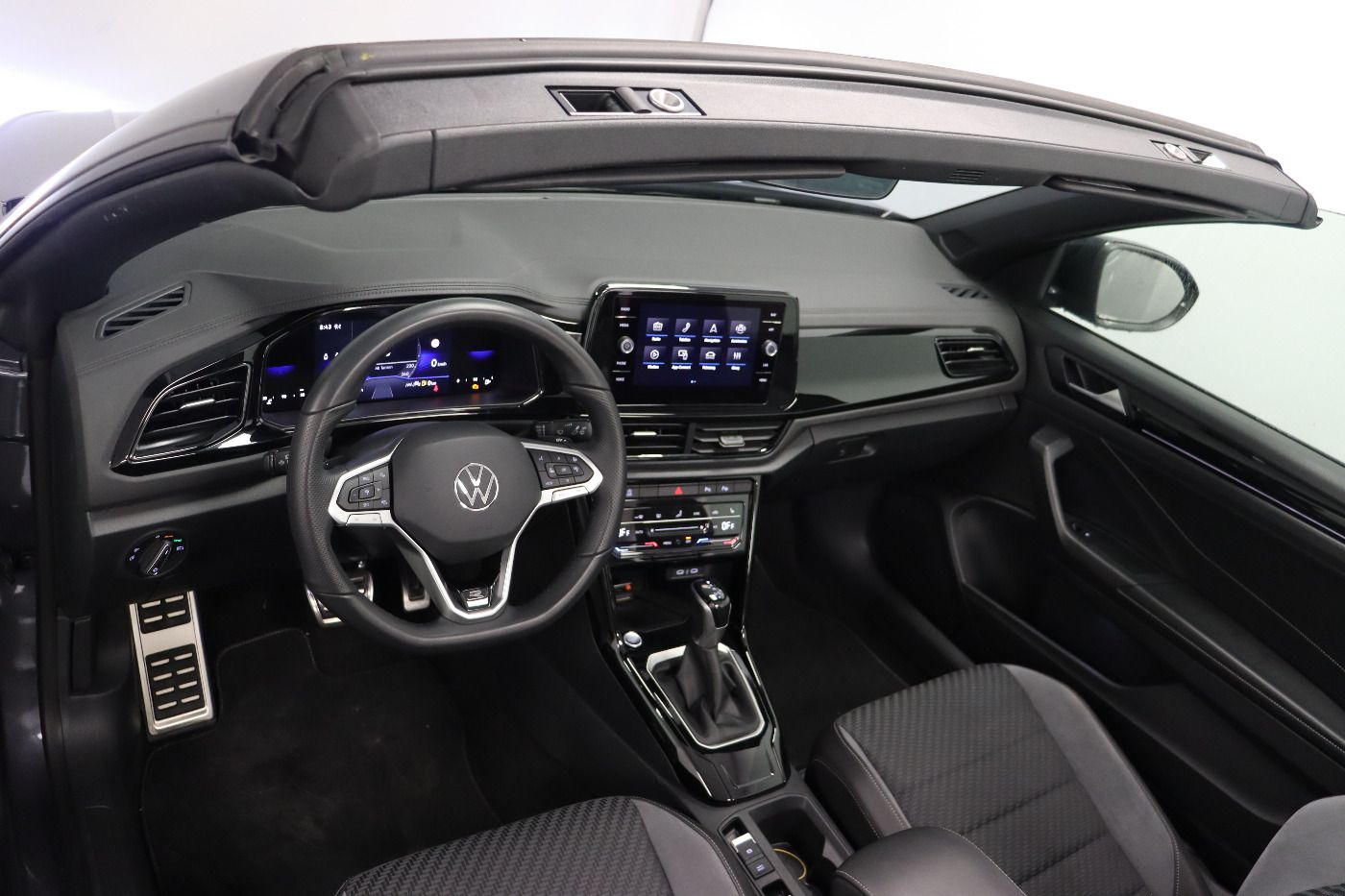 Fahrzeug autohaus mense Fahrzeugabbildung Volkswagen T-Roc Cabriolet 1.5 TSI DSG R-line IQ.Light|ACC