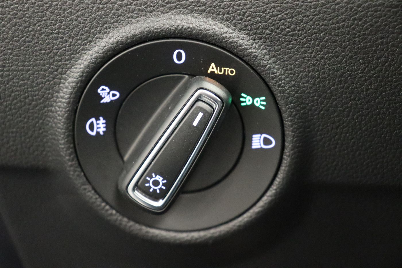 Fahrzeug autohaus mense Fahrzeugabbildung Volkswagen T-Roc Cabriolet 1.5 TSI DSG R-line IQ.Light|ACC