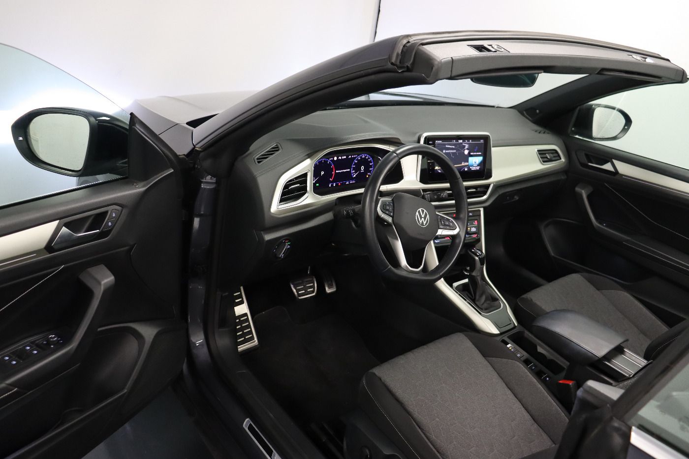 Fahrzeugabbildung Volkswagen T-Roc Cabriolet 1.5 TSI DSG Sytel Move FLA ACC