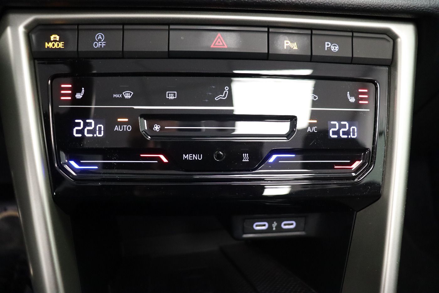 Fahrzeugabbildung Volkswagen T-Roc Cabriolet 1.5 TSI DSG Sytel Move FLA ACC