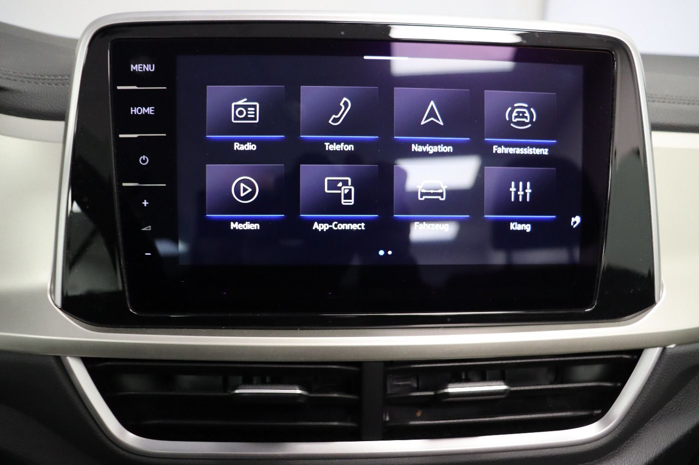 Fahrzeugabbildung Volkswagen T-Roc Cabriolet 1.5 TSI DSG Sytel Move FLA ACC