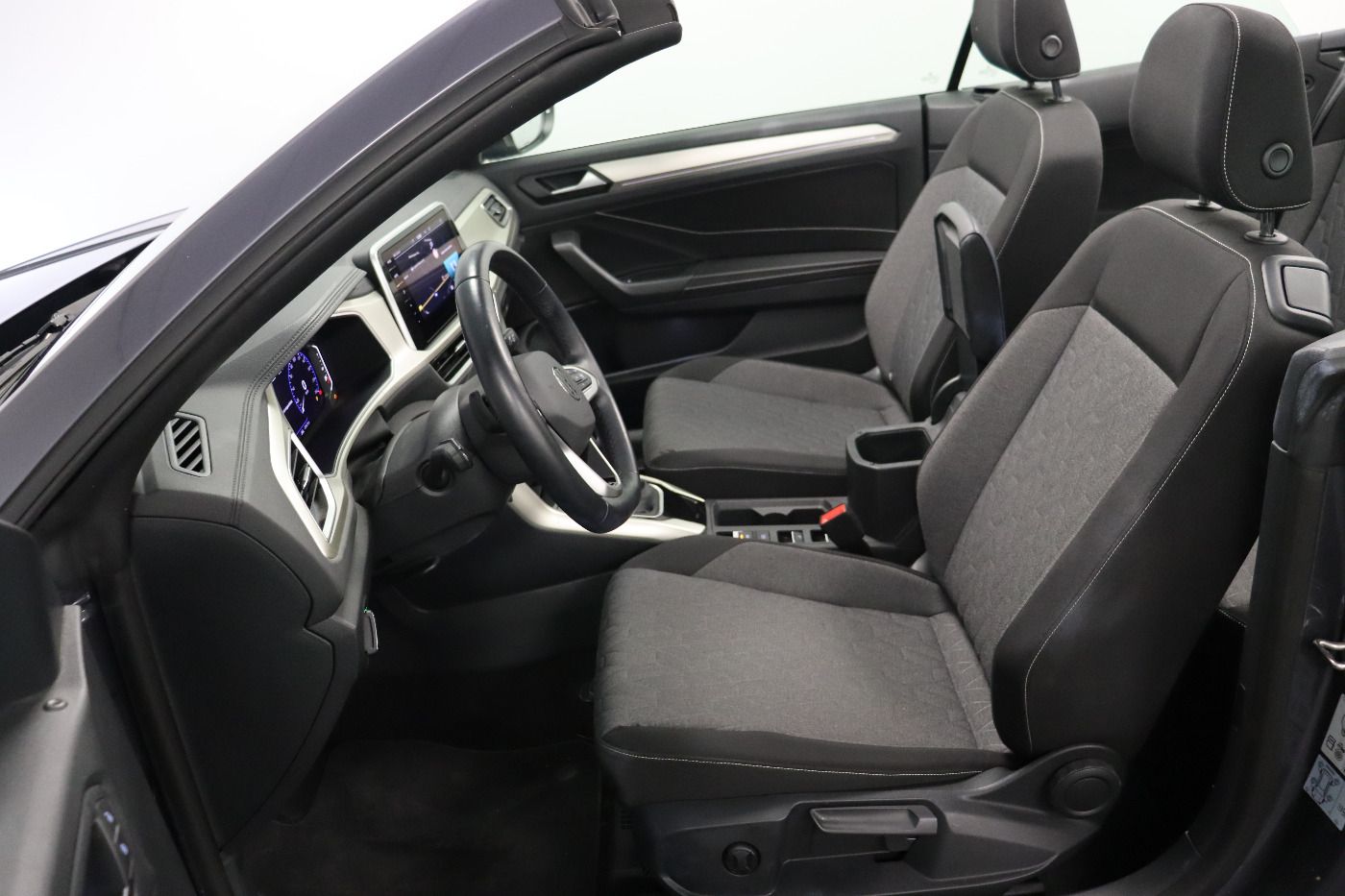 Fahrzeugabbildung Volkswagen T-Roc Cabriolet 1.5 TSI DSG Sytel Move FLA ACC