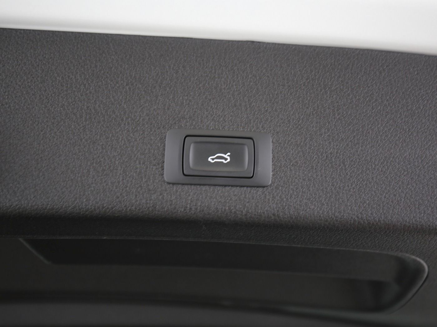 Fahrzeug autohaus mense Fahrzeugabbildung Audi e-tron 50 quattro AHK|Luft|Standhzg|LED|Navi|PDC