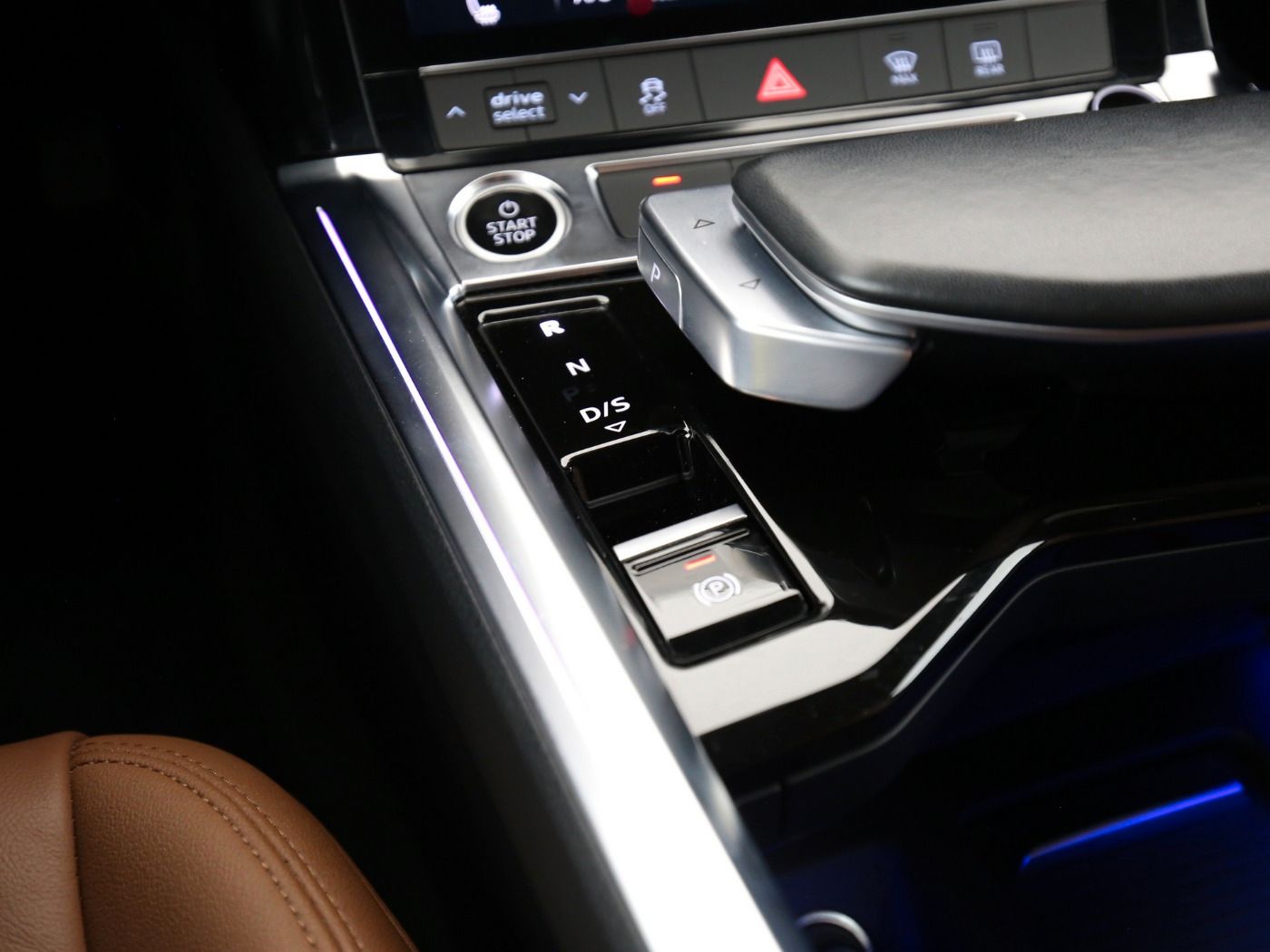 Fahrzeug autohaus mense Fahrzeugabbildung Audi e-tron 50 quattro AHK|Luft|Standhzg|LED|Navi|PDC