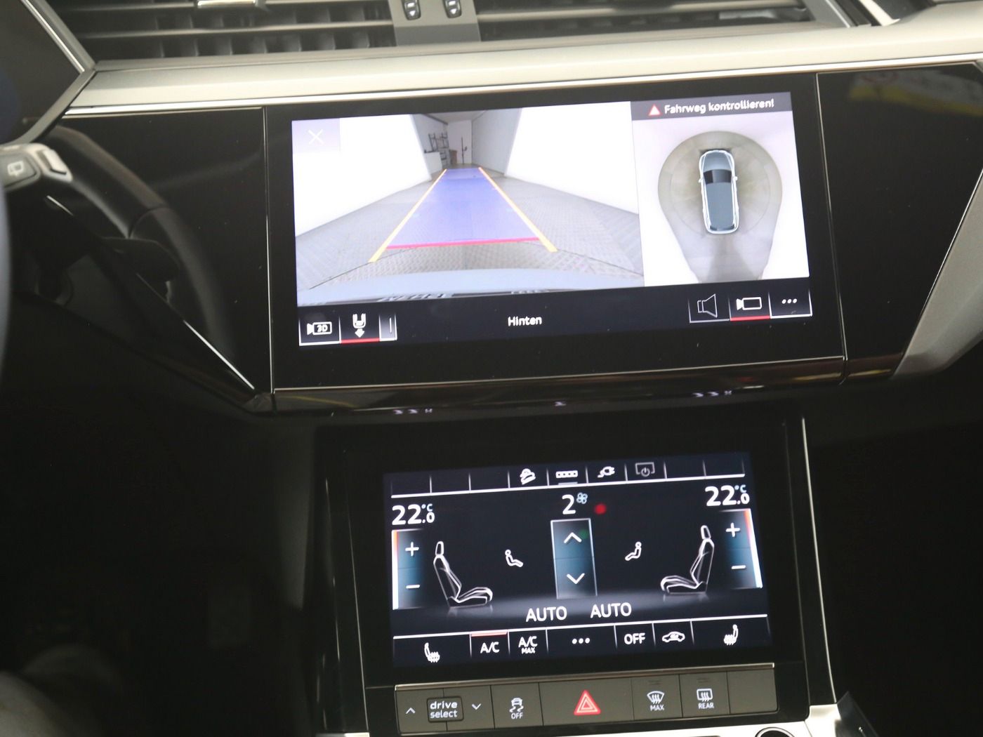 Fahrzeug autohaus mense Fahrzeugabbildung Audi e-tron 50 quattro AHK|Luft|Standhzg|LED|Navi|PDC