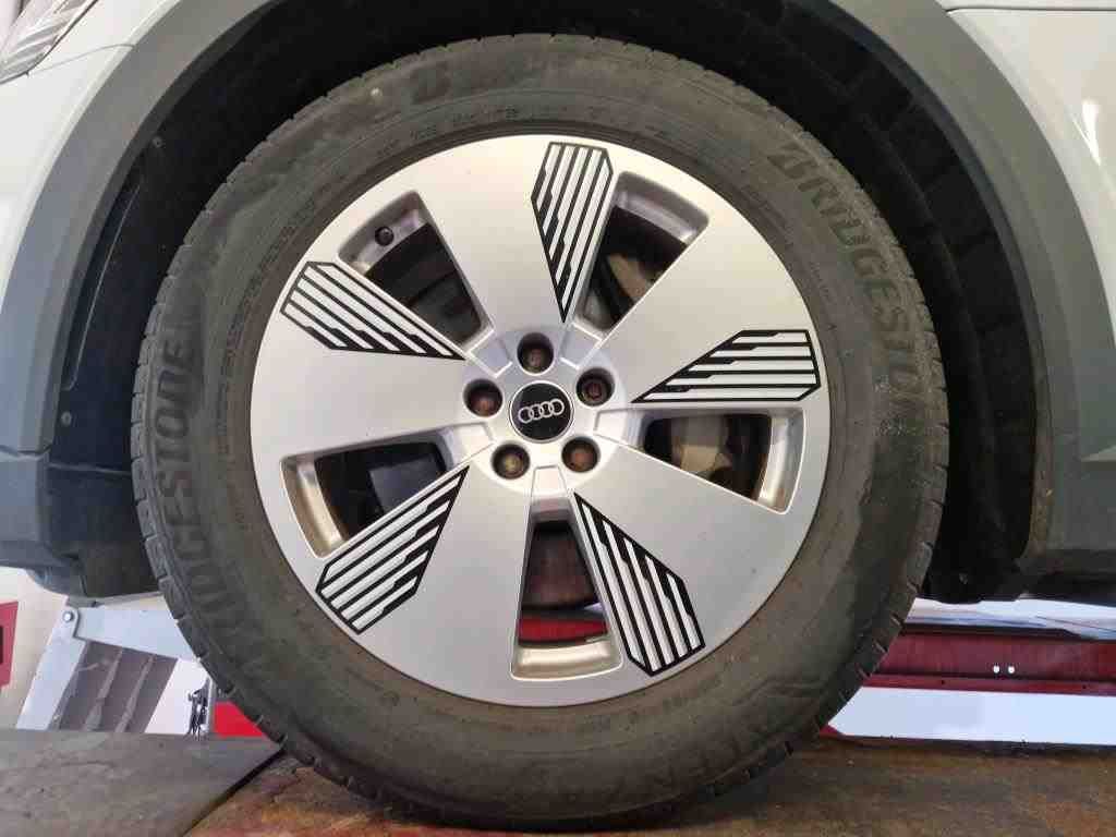 Fahrzeug autohaus mense Fahrzeugabbildung Audi e-tron 50 quattro