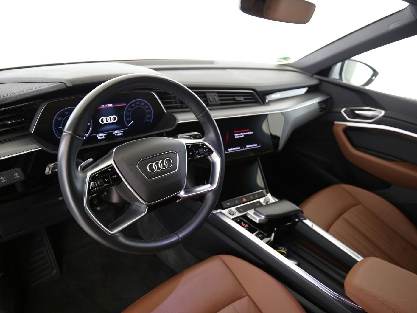 Fahrzeug autohaus mense Fahrzeugabbildung Audi e-tron 50 quattro AHK|Luft|Standhzg|LED|Navi|PDC