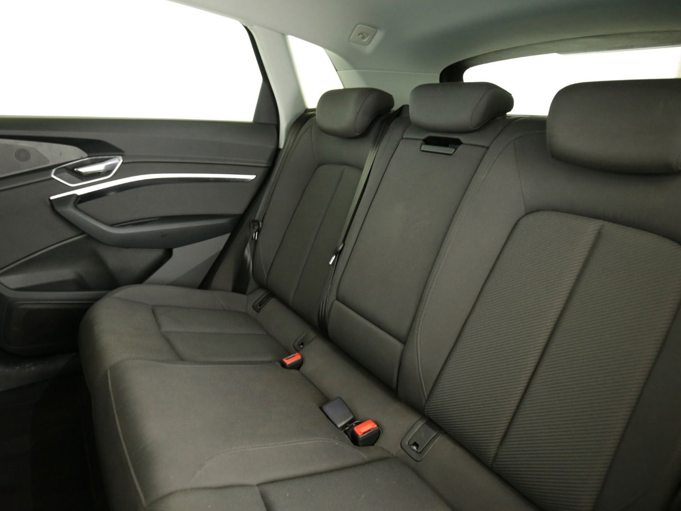 Fahrzeug autohaus mense Fahrzeugabbildung Audi e-tron 55 quattro advanced CarPlay|AHK|Luft