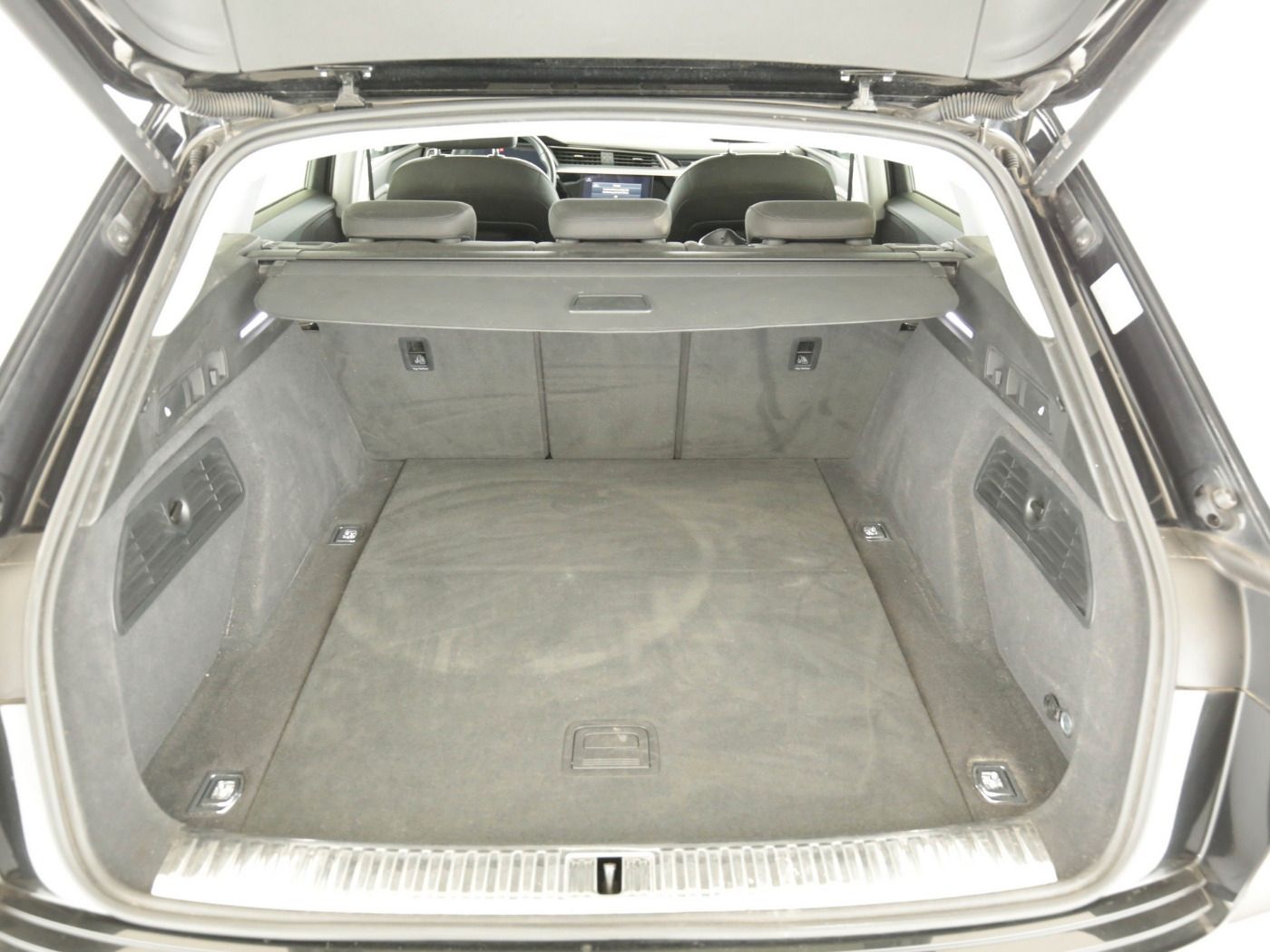 Fahrzeug autohaus mense Fahrzeugabbildung Audi e-tron 55 quattro advanced CarPlay|AHK|Luft