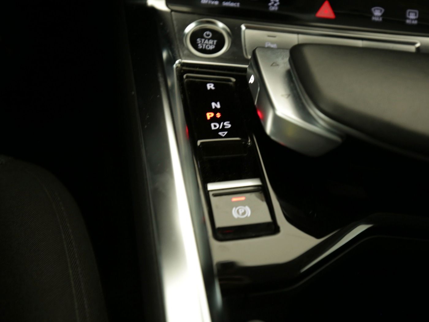 Fahrzeug autohaus mense Fahrzeugabbildung Audi e-tron 55 quattro advanced CarPlay|AHK|Luft