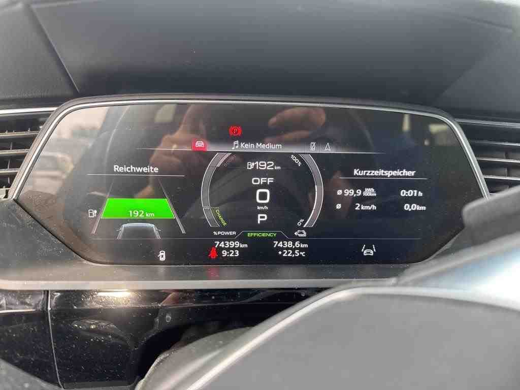 Fahrzeug autohaus mense Fahrzeugabbildung Audi e-tron 55 quattro advanced CarPlay|AHK|Luft