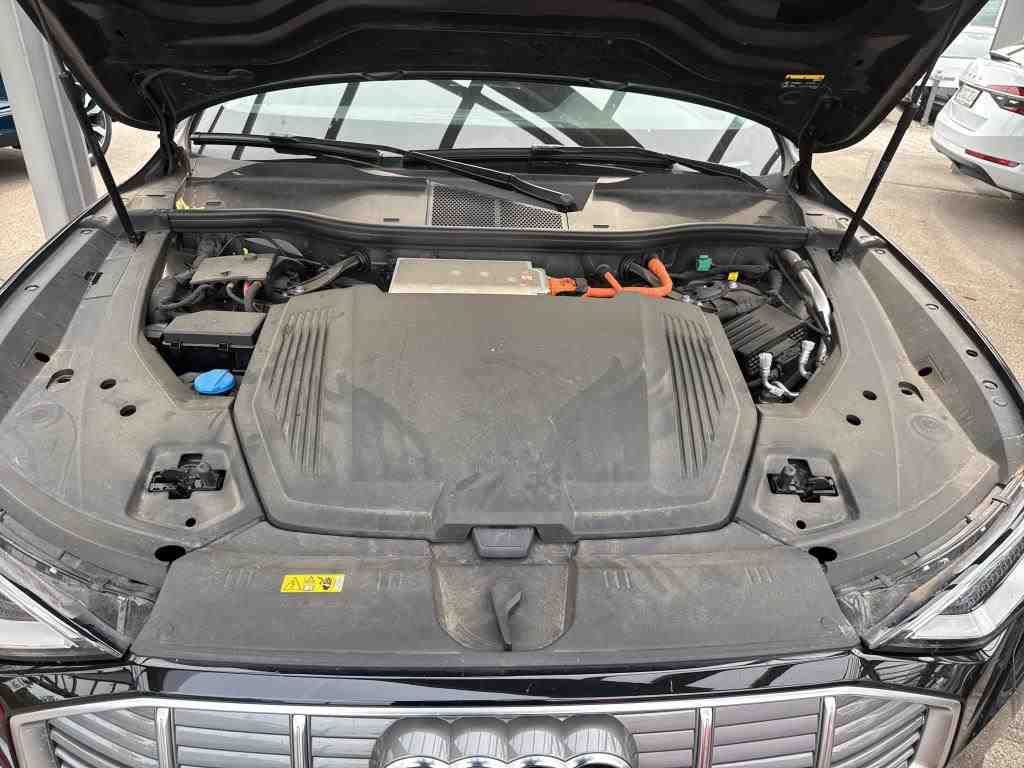 Fahrzeug autohaus mense Fahrzeugabbildung Audi e-tron 55 quattro advanced CarPlay|AHK|Luft