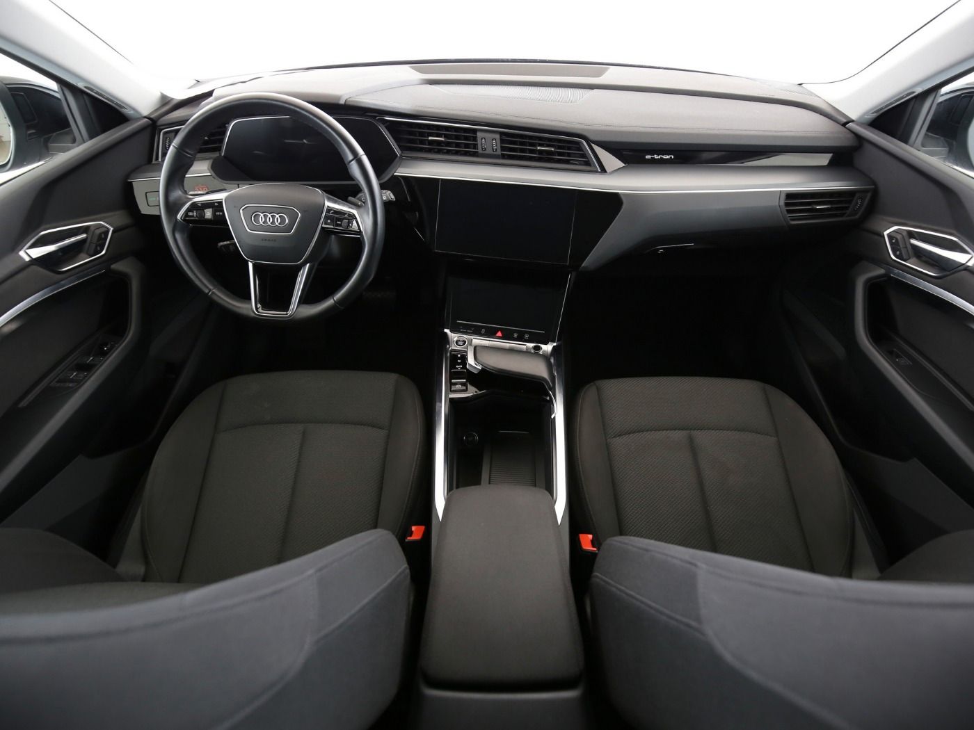 Fahrzeug autohaus mense Fahrzeugabbildung Audi e-tron 55 quattro advanced CarPlay|AHK|Luft