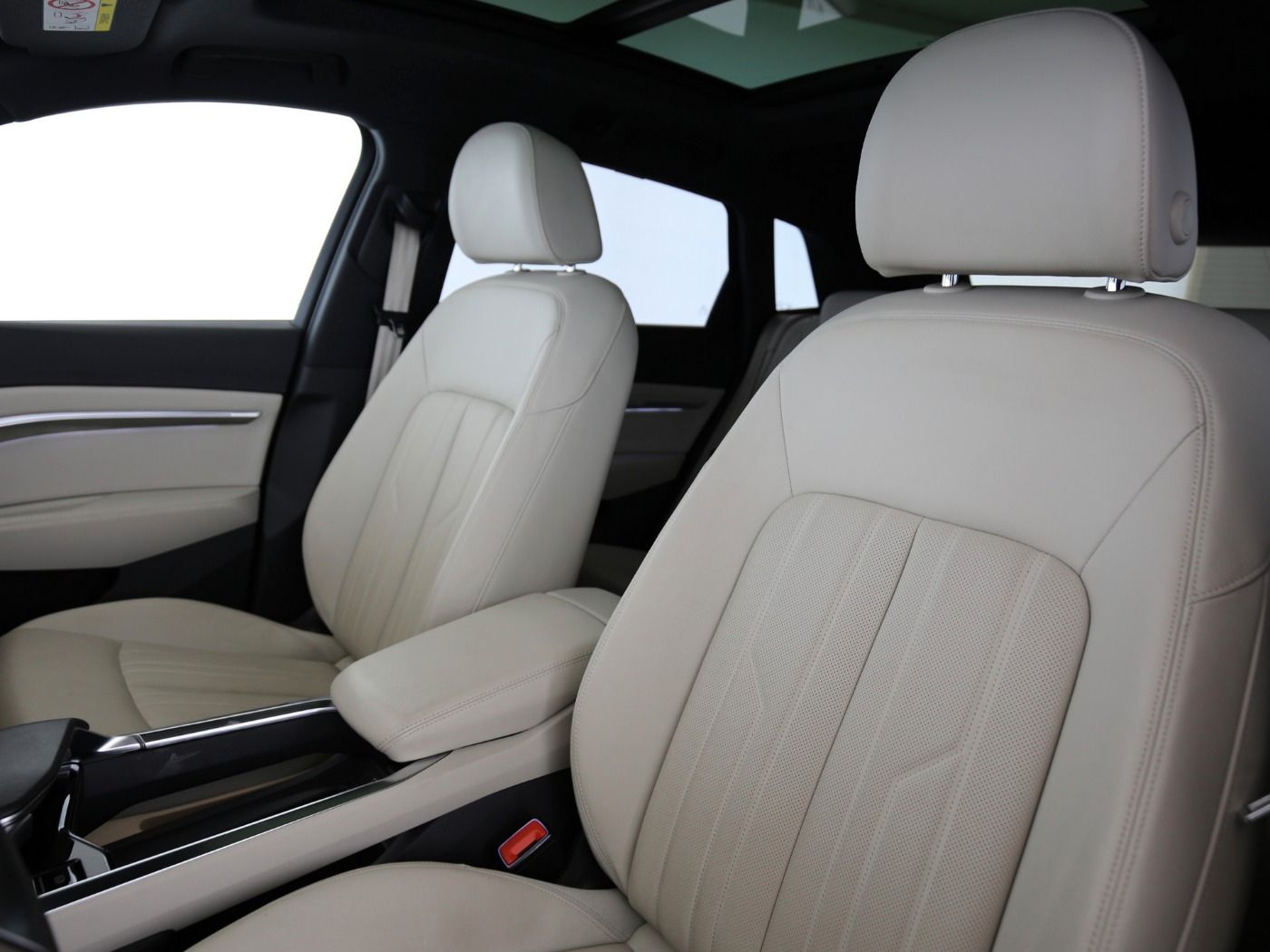 Fahrzeug autohaus mense Fahrzeugabbildung Audi e-tron 55 quattro Matrix|B&O|CarPlay|HUD|Luft