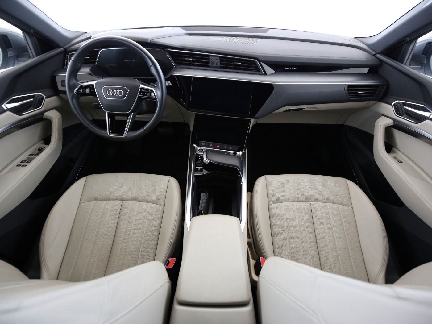 Fahrzeug autohaus mense Fahrzeugabbildung Audi e-tron 55 quattro Matrix|B&O|CarPlay|HUD|Luft