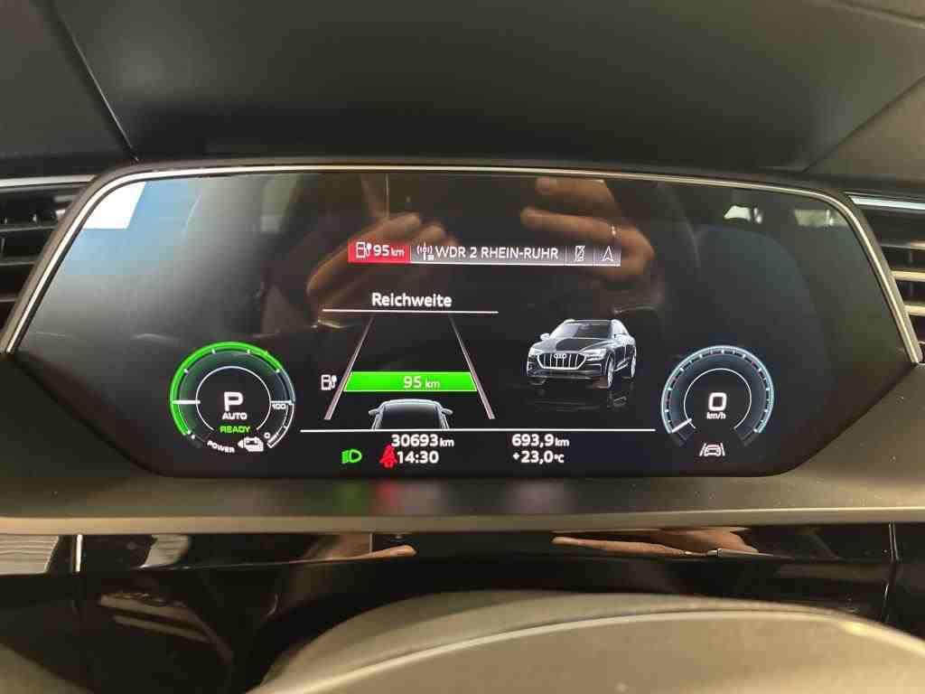 Fahrzeugabbildung Audi e-tron Sportback 50 quattro advanced AHK|Luft