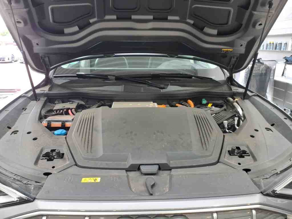 Fahrzeug autohaus mense Fahrzeugabbildung Audi e-tron Sportback 50 quattro AHK|HUD|Luft|LED