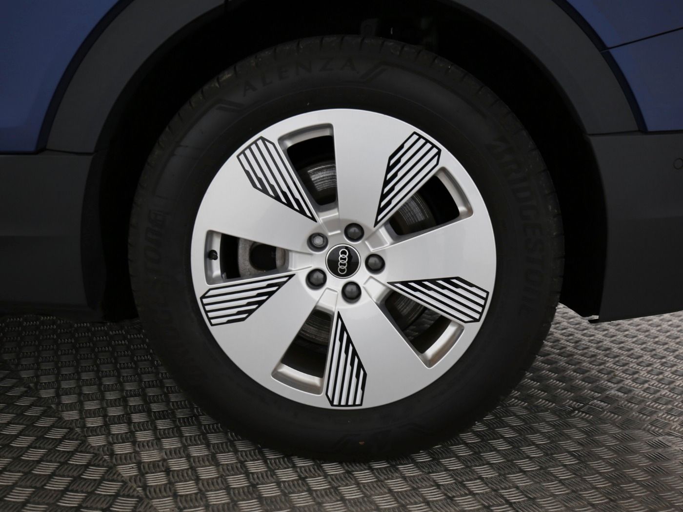 Fahrzeugabbildung Audi e-tron 50 quattro