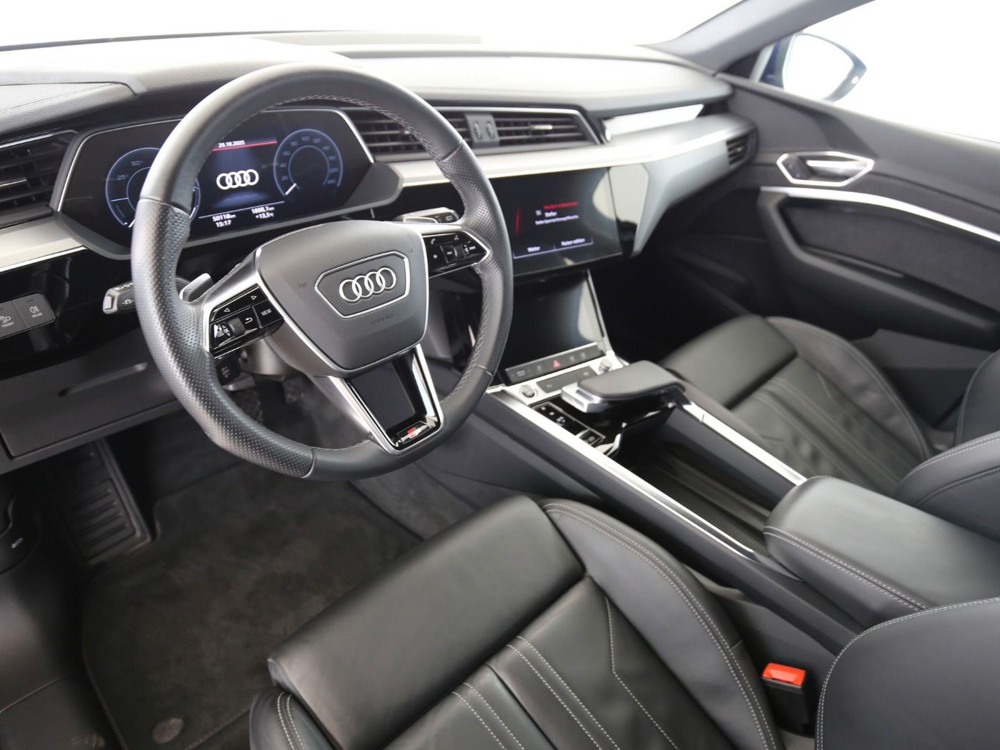 Fahrzeugabbildung Audi e-tron 50 quattro