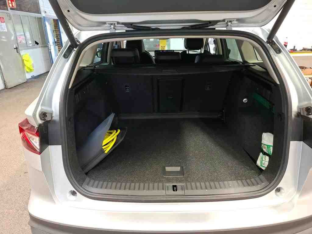 Fahrzeugabbildung SKODA Enyaq 60 Loft ACC|LED|Navi|VirtualCP|Akustikglas