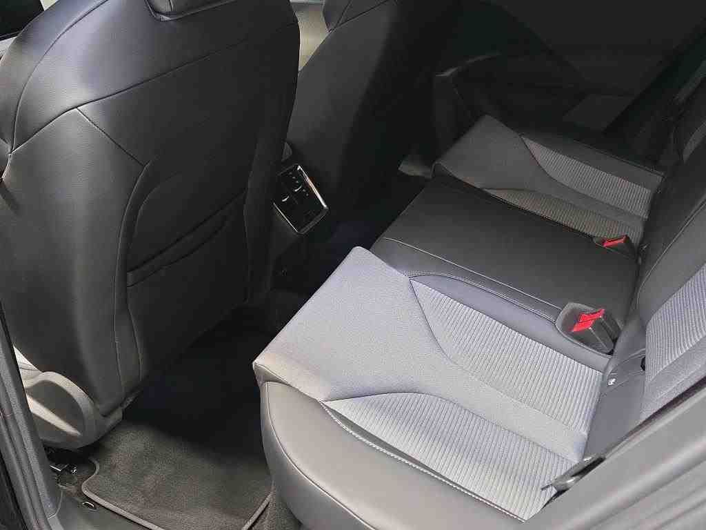 Fahrzeug autohaus mense Fahrzeugabbildung SKODA Enyaq 60 Loft ACC|LED|Navi|VirtualCP|Akustikglas