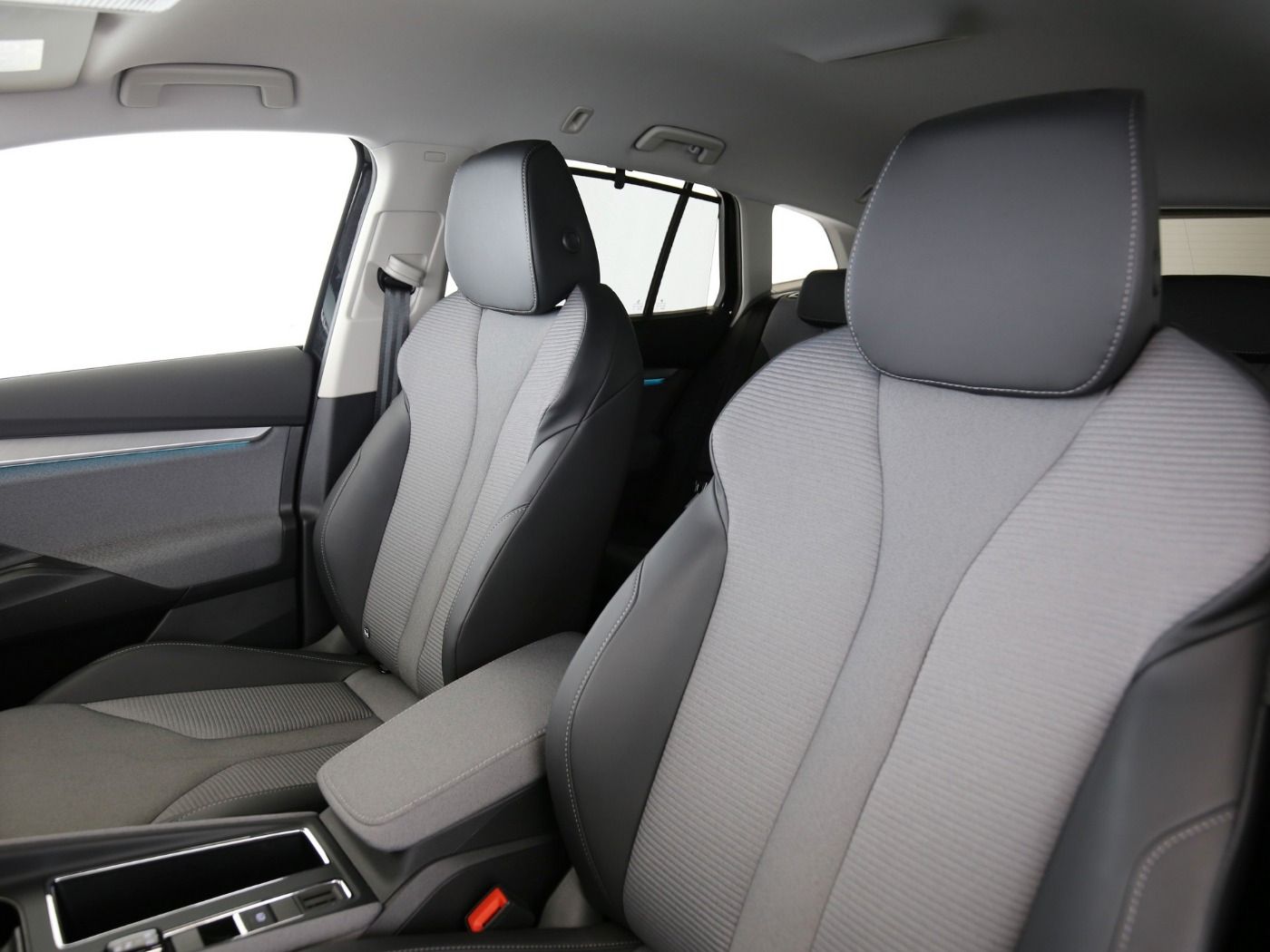 Fahrzeug autohaus mense Fahrzeugabbildung SKODA Enyaq 60 Loft ACC|LED|Navi|VirtualCP|Akustikglas