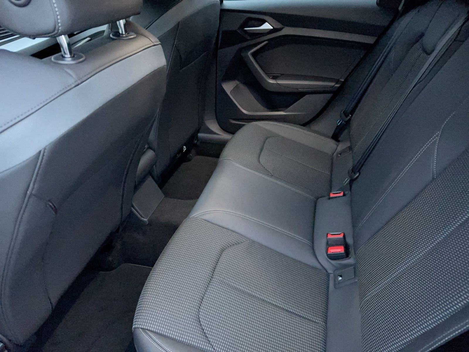 Fahrzeugabbildung Audi A1 Sportback 40TFSI S-Line CarPlay|ACC|LED