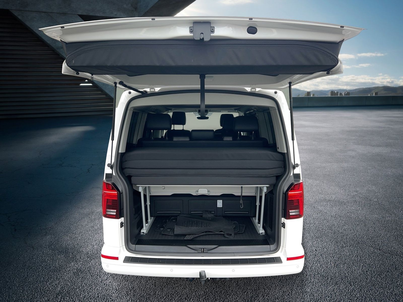 Fahrzeugabbildung Volkswagen T6.1 2.0 TDI 4Motion California Beach Tour AHK