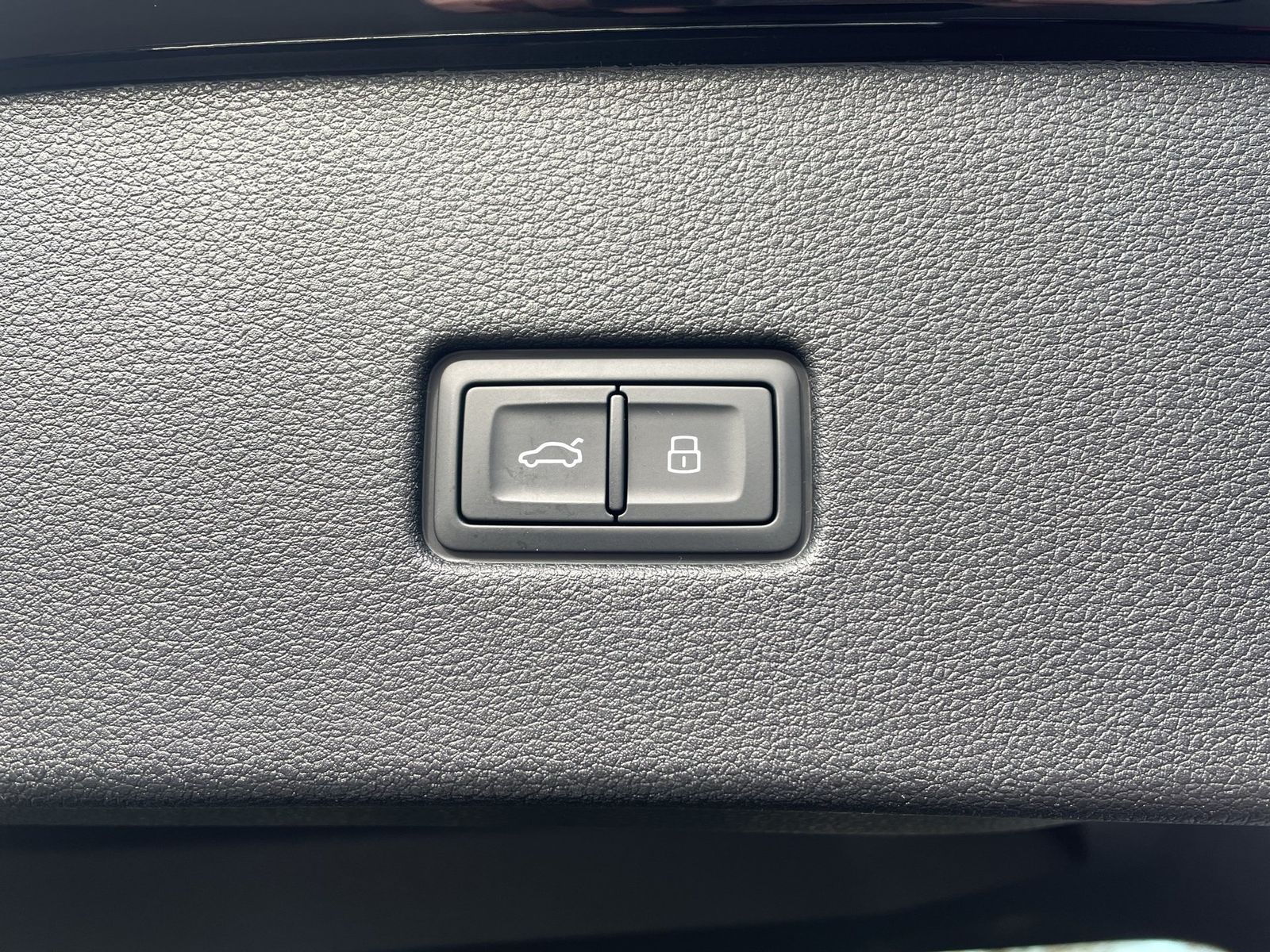 Fahrzeugabbildung Audi RS Q8 performance Keramik / 305 km/h