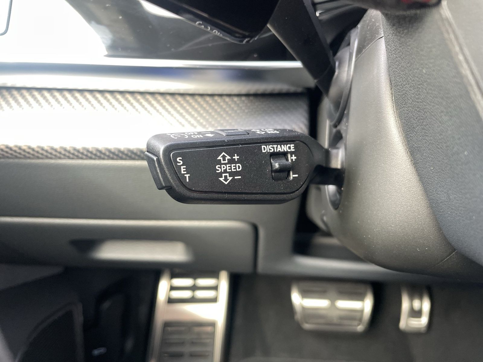 Fahrzeugabbildung Audi RS Q8 performance Keramik / 305 km/h