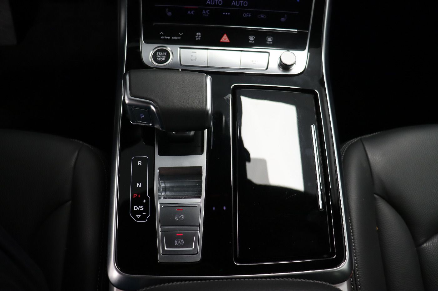 Fahrzeug autohaus mense Fahrzeugabbildung Audi Q8 45 TDI quattro tiptronic S line Matrix|AHK|LM