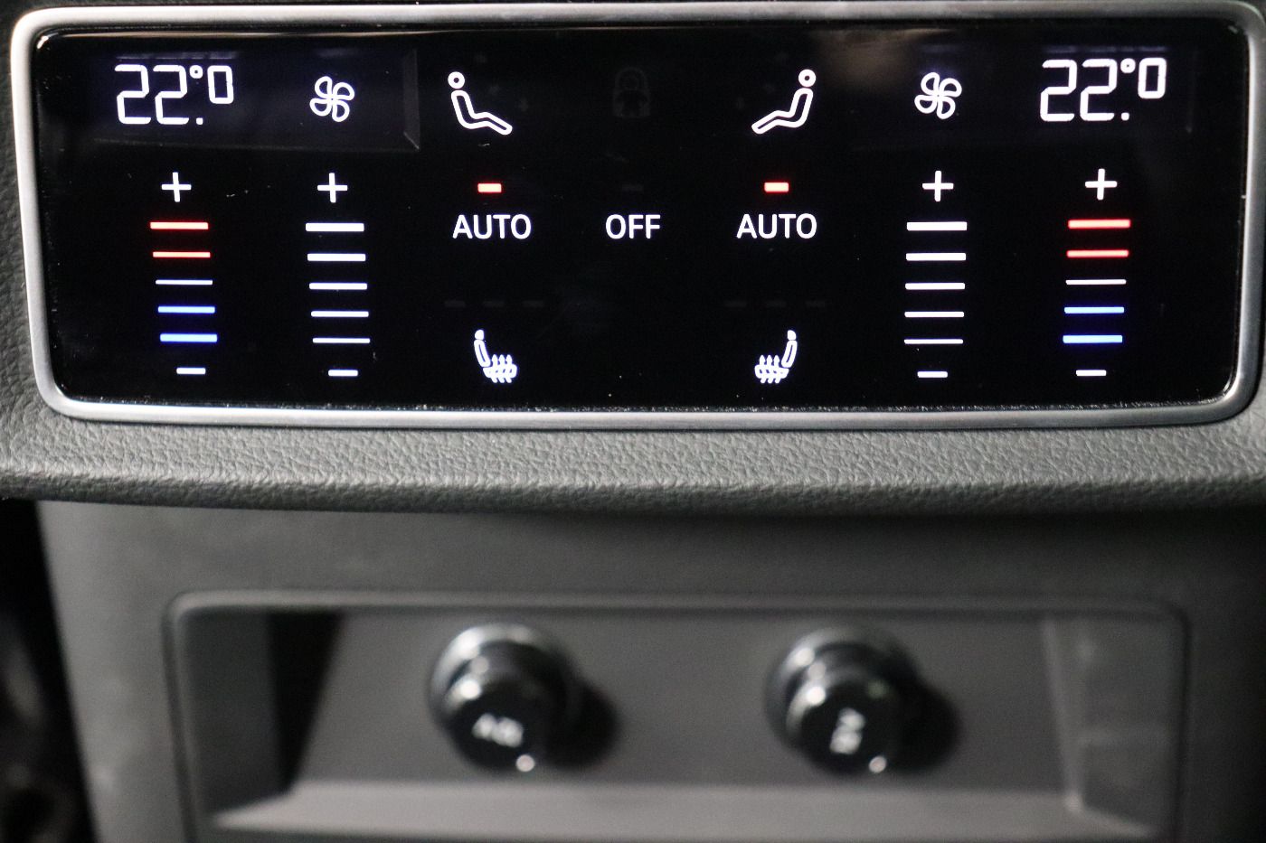 Fahrzeug autohaus mense Fahrzeugabbildung Audi Q8 45 TDI quattro tiptronic S line Matrix|AHK|LM