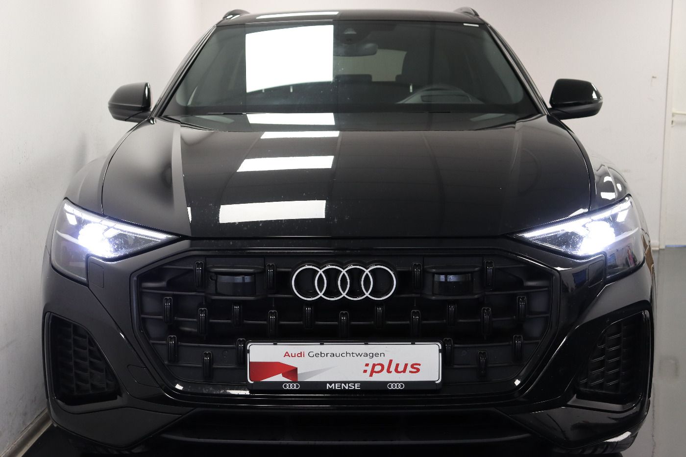 Fahrzeug autohaus mense Fahrzeugabbildung Audi Q8 45 TDI quattro tiptronic S line Matrix|AHK|LM