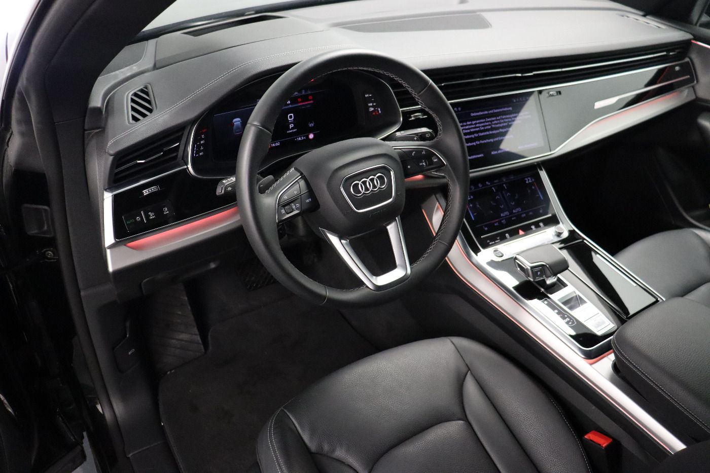Fahrzeug autohaus mense Fahrzeugabbildung Audi Q8 45 TDI quattro tiptronic S line Matrix|AHK|LM