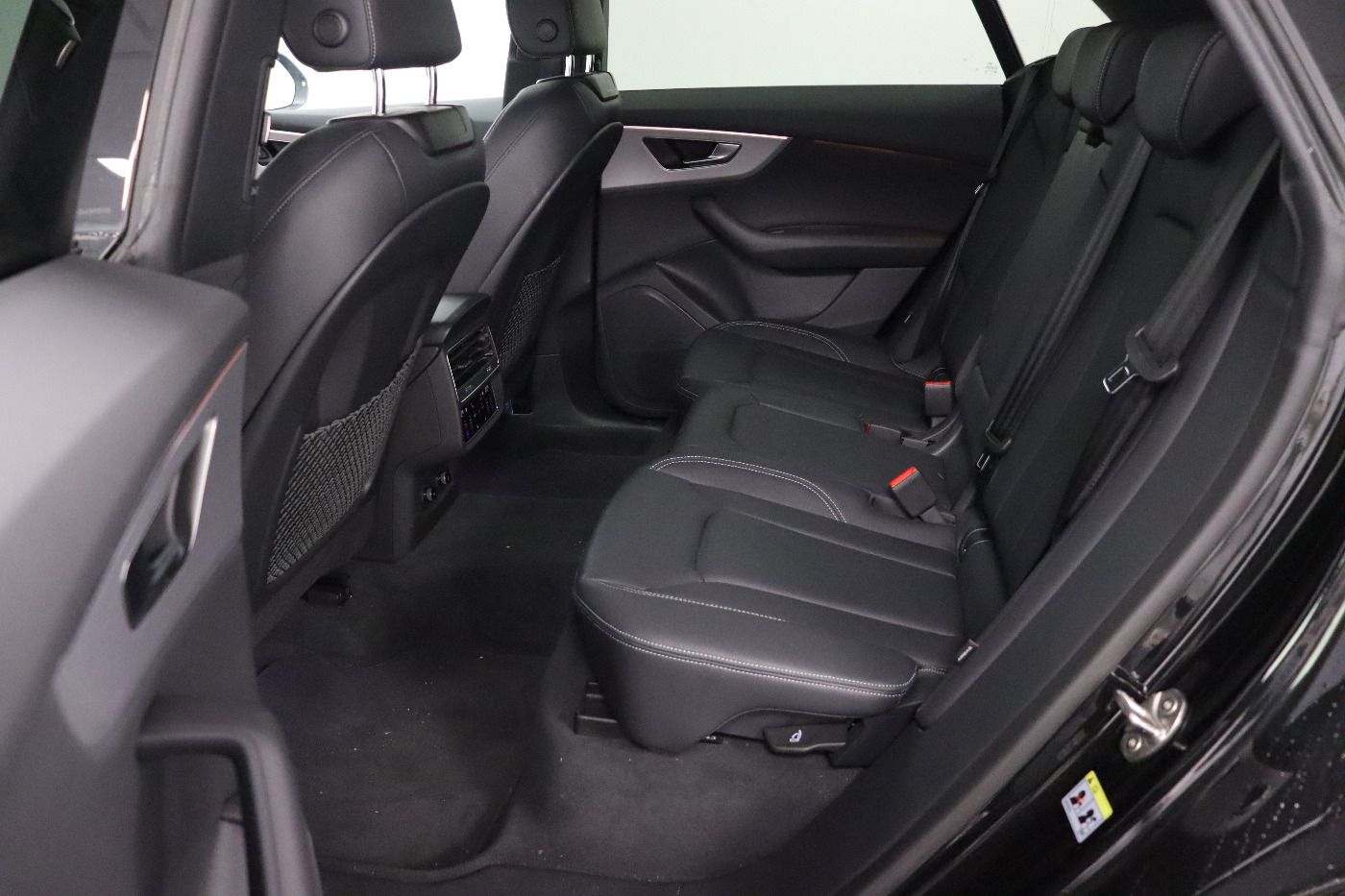 Fahrzeug autohaus mense Fahrzeugabbildung Audi Q8 45 TDI quattro tiptronic S line Matrix|AHK|LM