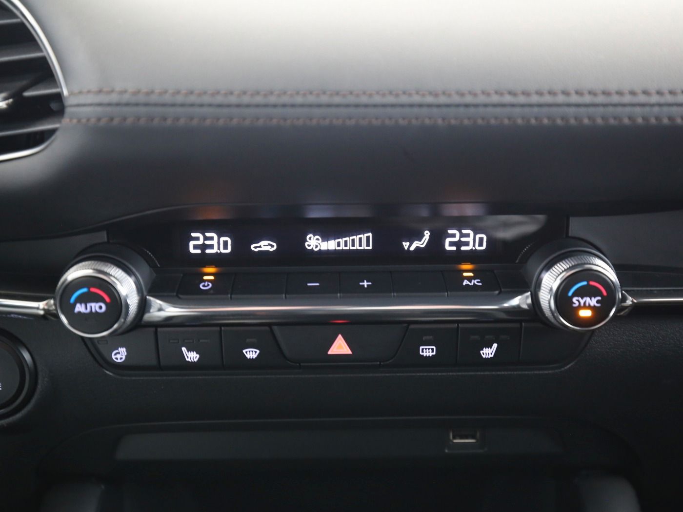 Fahrzeugabbildung Mazda 3 SKYACTIV-G 2.0 Selection HUD|ACC|LED|Navi|PDC