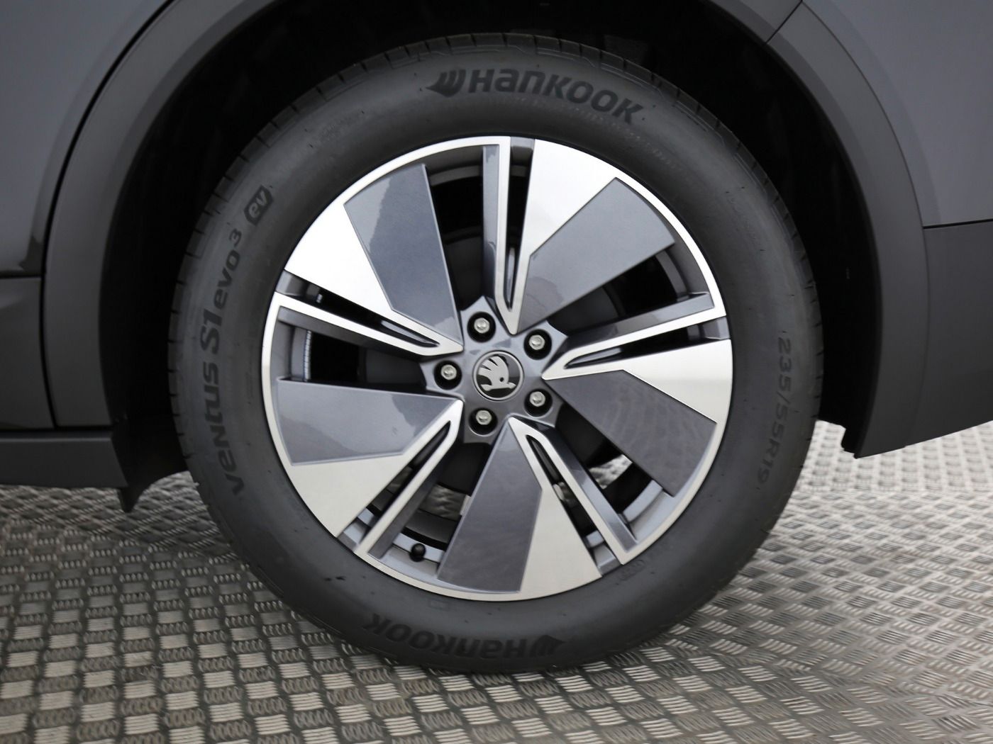 Fahrzeug autohaus mense Fahrzeugabbildung SKODA Elroq 50 Tour Studio Matrix|ACC|LED|Navi|Kamera