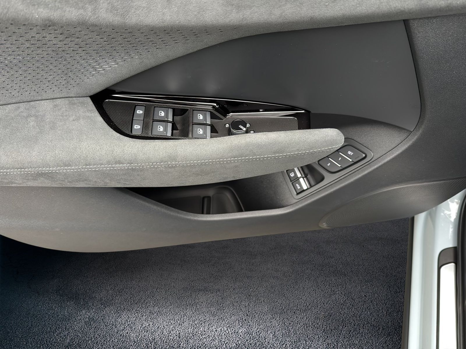 Fahrzeugabbildung Audi Q3 SUV e-hybrid 200 kW S tronic Matrix|Sonos|HUD